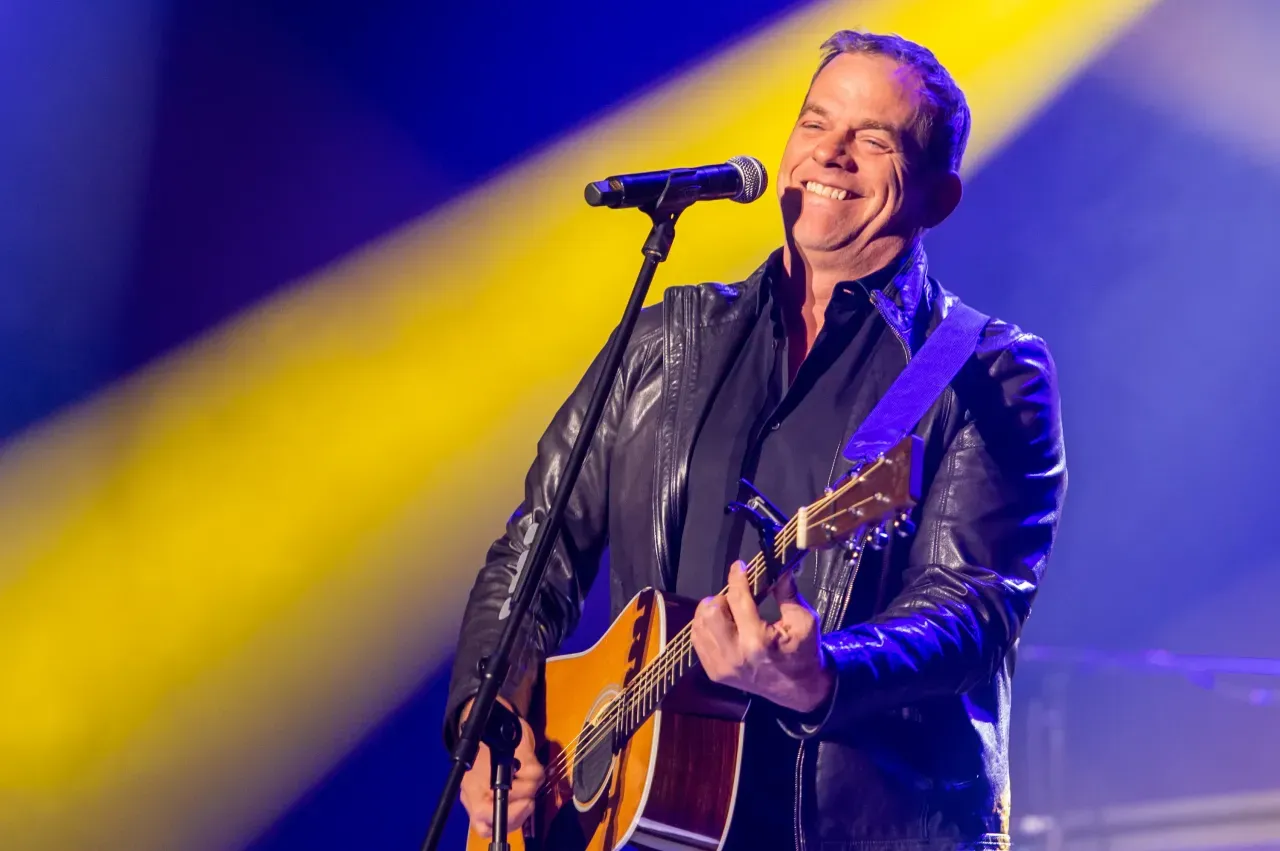 Zdjęcie Ile trwa koncert Garou? Zaskakujące fakty o długości występów