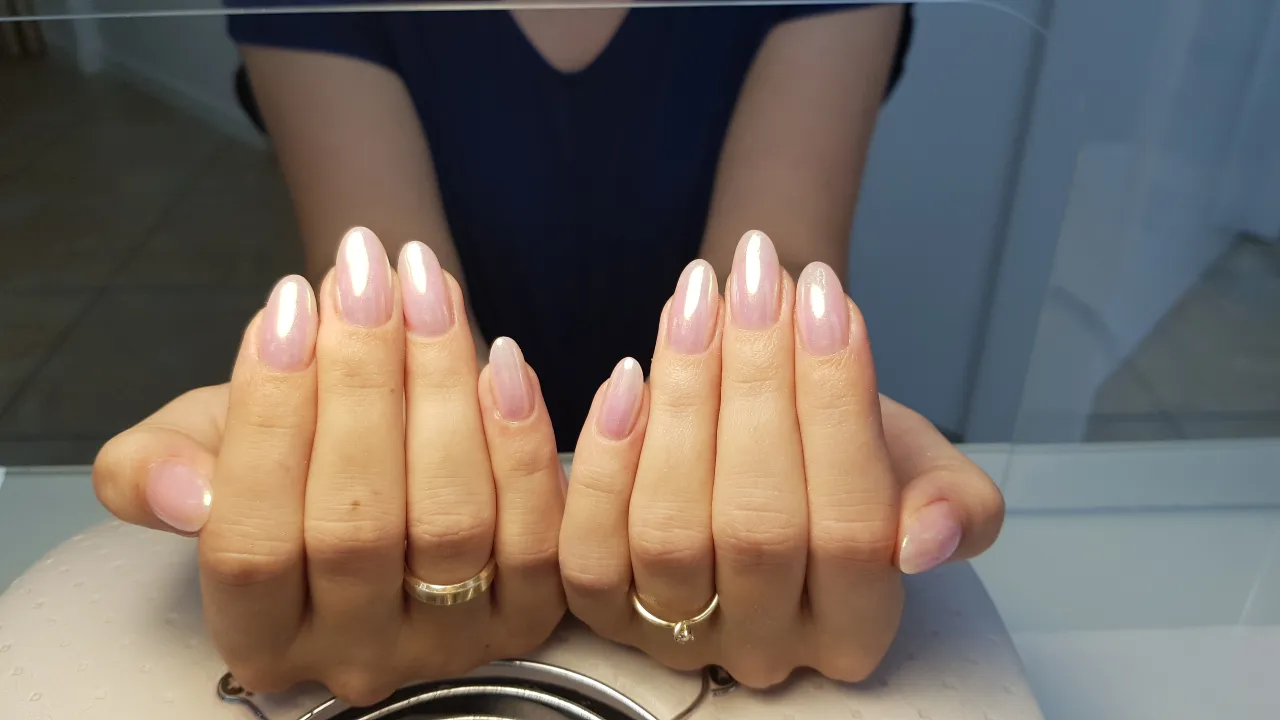 Zdjęcie Ile trwa manicure żelowy? Poznaj czas zabiegu i trwałość