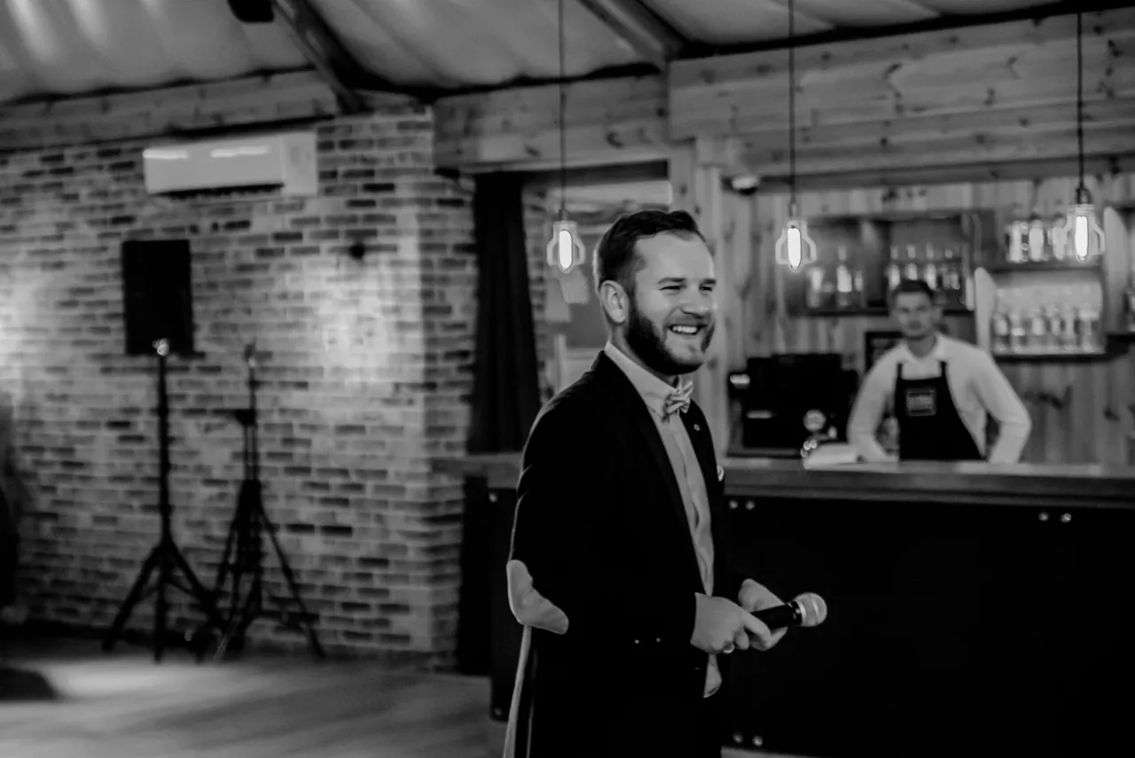 Zdjęcie Ile kosztuje DJ na studniówkę? Sprawdź ceny i ukryte wydatki