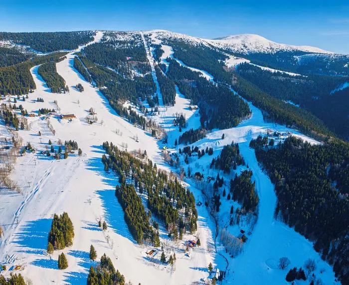 Zdjęcie Rokytnice nad Jizerou snowpark - najlepsze przeszkody i porady dla narciarzy