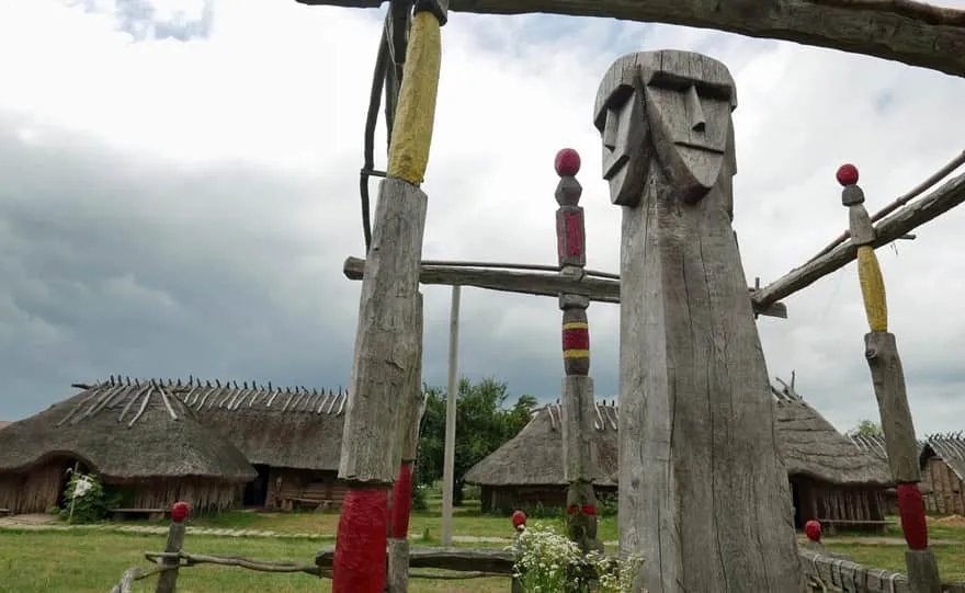 Zdjęcie Skansen Słowian i Wikingów: Fascynujące atrakcje i wydarzenia