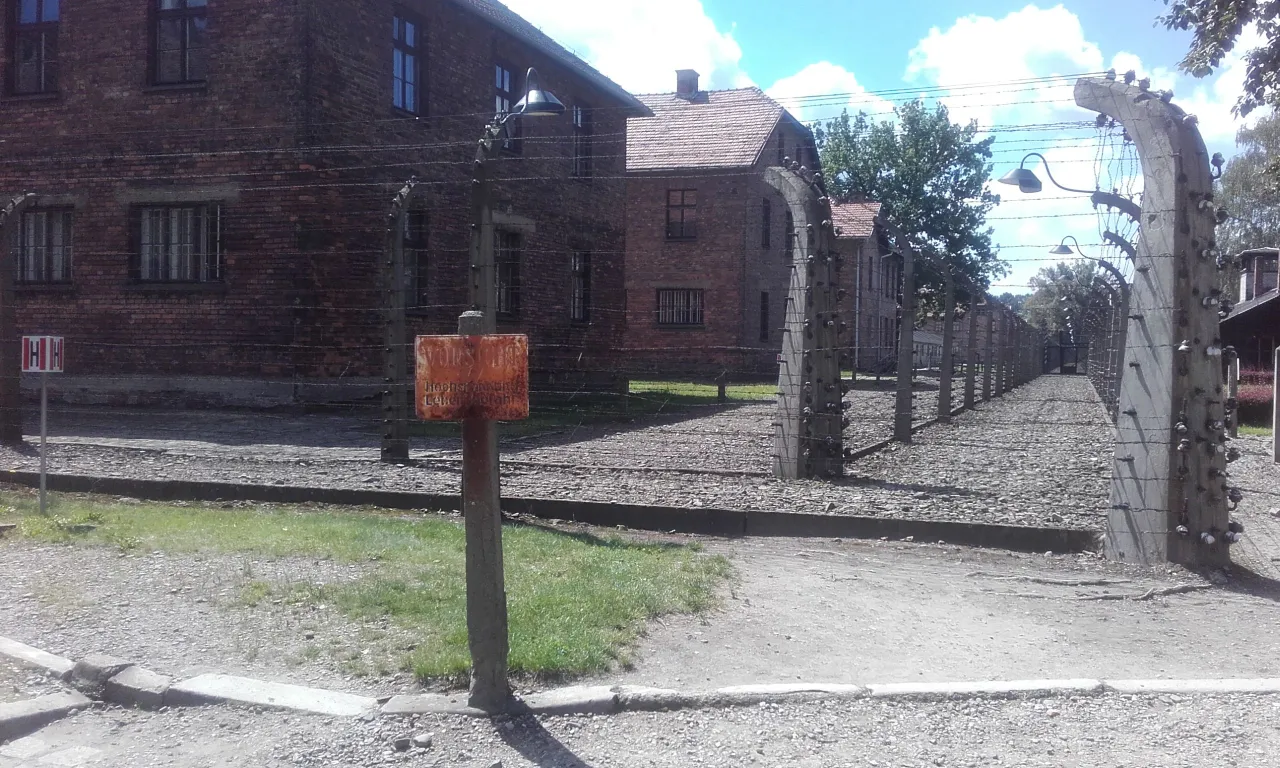 Zdjęcie Na jakiej ulicy jest Auschwitz? Odkryj lokalizację w Oświęcimiu