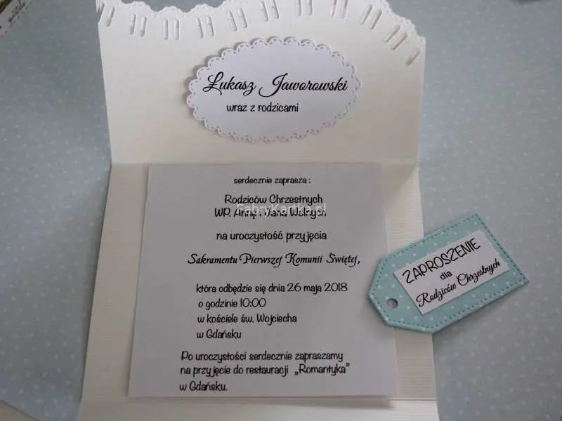 Zdjęcie Jak napisać zaproszenie na 18 dla chrzestnej, które zachwyci?