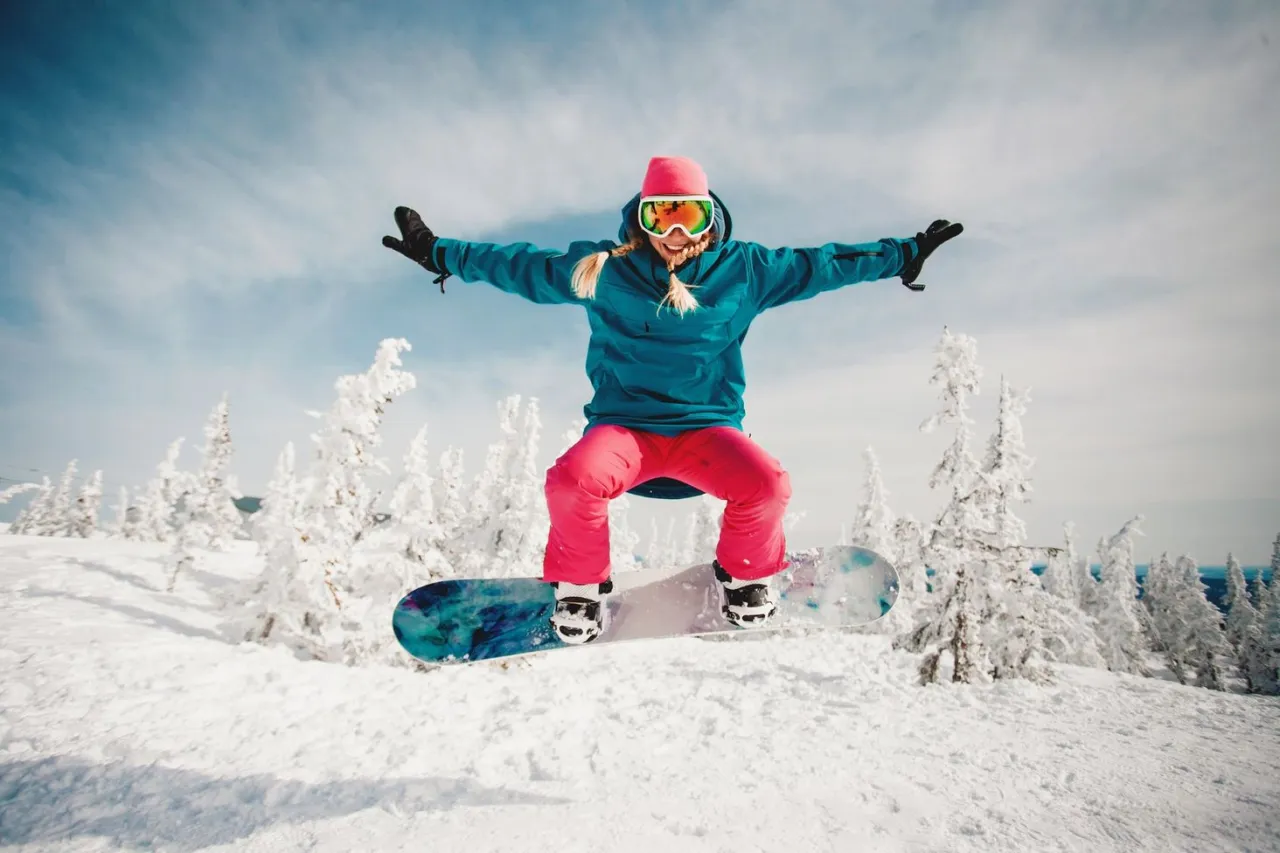 Zdjęcie Jak nauczyć się jeździć na snowboardzie i uniknąć najczęstszych błędów