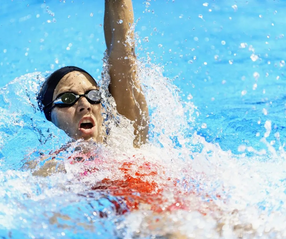 Zdjęcie Jaki styl pływania dla kręgosłupa? Najlepsze i najgorsze wybory