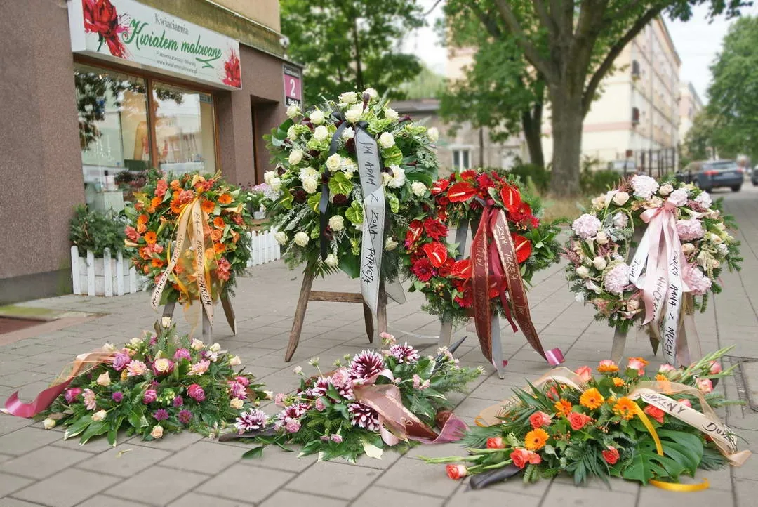 Zdjęcie Jakie kwiaty na pogrzeb dziecka? Wybór pełen symboliki i uczucia