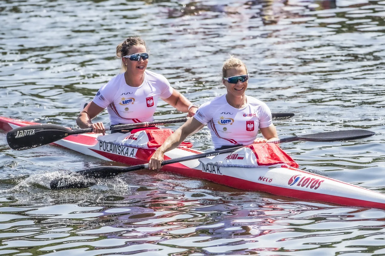 Zdjęcie Wioślarstwo czy kajakarstwo? R&oacute;żnice, mięśnie, koszty wybierz!