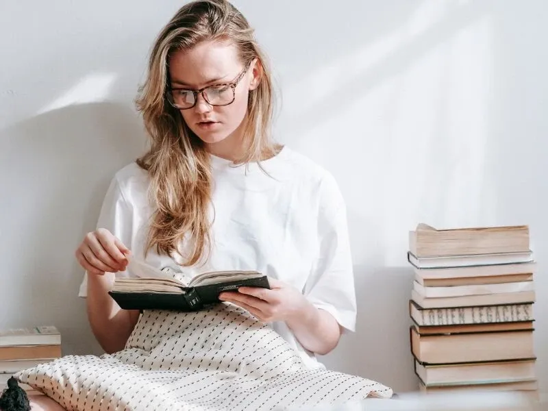 Zdjęcie Co to jest literatura? Zrozumienie jej znaczenia i wpływu na nas