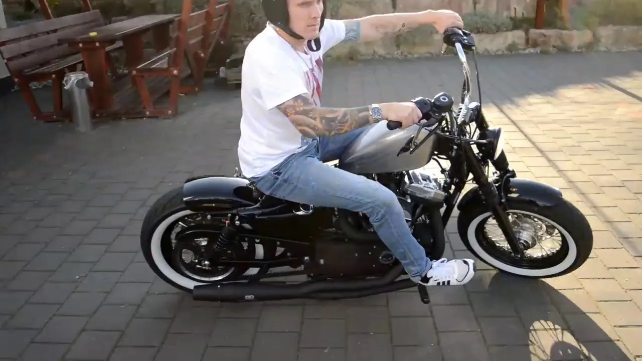 Zdjęcie Red Thunder Auspuffanlage: Leistungsstark und kompatibel für Harley-Davidson