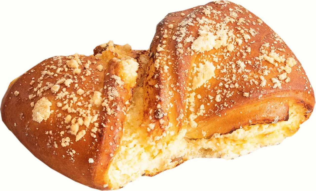 Zdjęcie Ile kcal ma drożdżówka z serem? Poznaj kaloryczność i wartości odżywcze