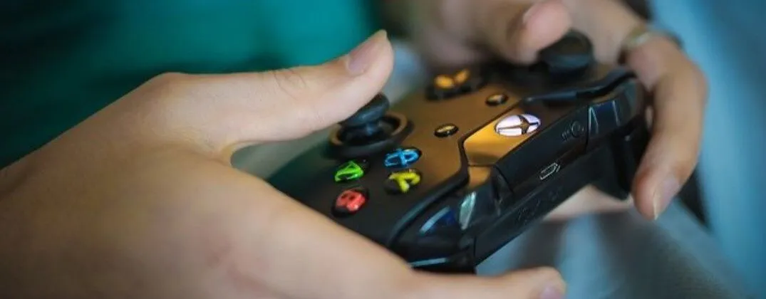 Zdjęcie Jak podłączyć pada Xbox z komputerem – proste metody i porady