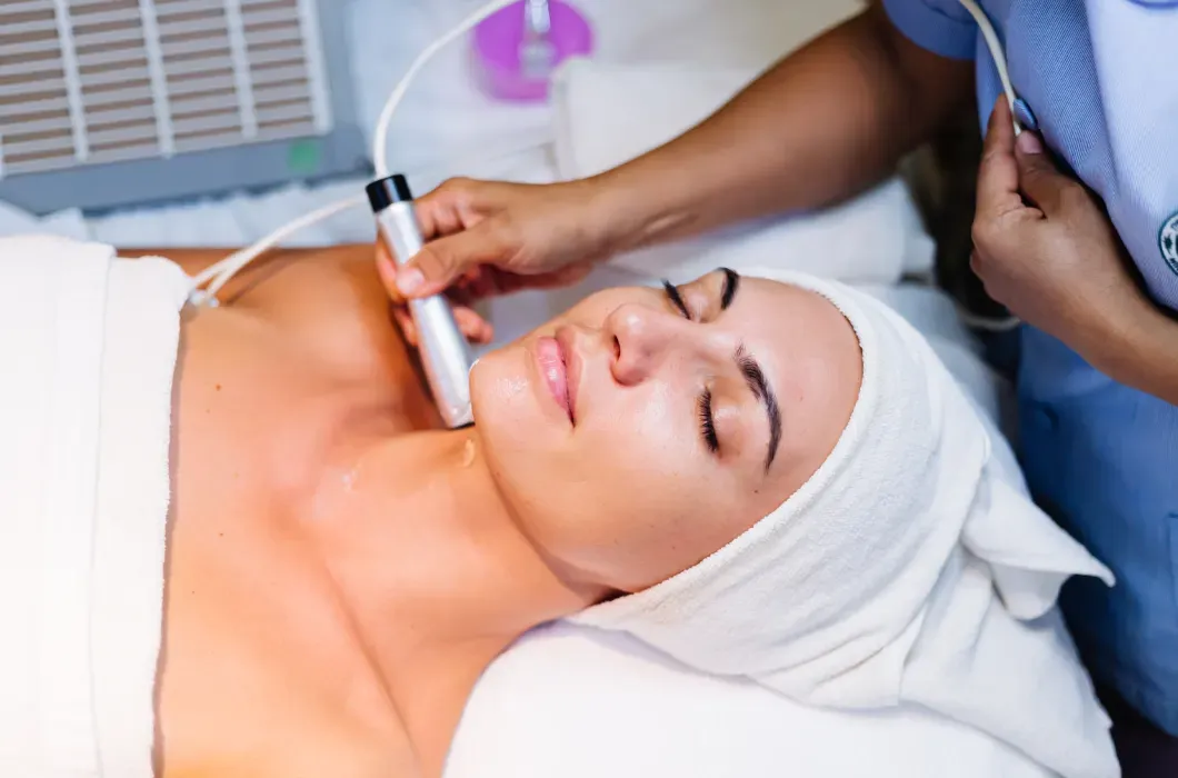 Zdjęcie Peeling kawitacyjny – jak wybrać najlepsze urządzenie dla siebie