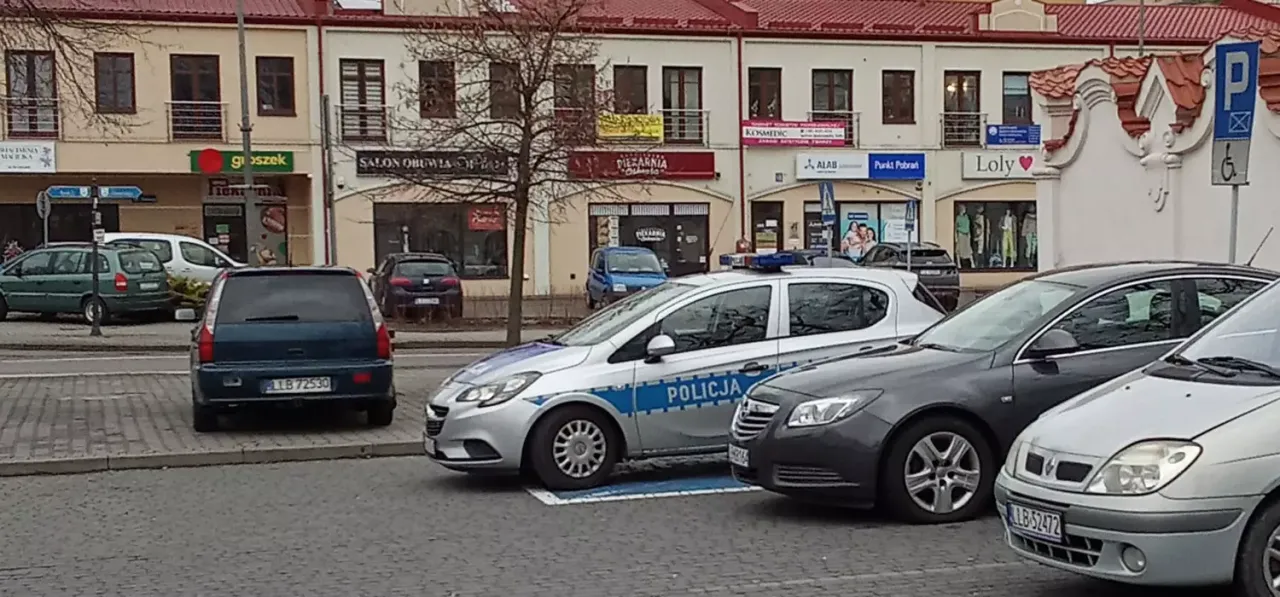 Zdjęcie Czy można parkować na kopercie bez osoby niepełnosprawnej? Sprawdź konsekwencje
