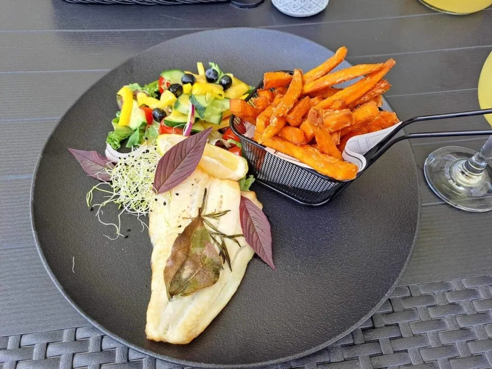 Zdjęcie Menu restauracji Dworek Morski w Mielnie - smaki, które zachwycają
