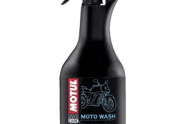 Zdjęcie Motul wash &amp; wax – skuteczne czyszczenie motocykli bez wody