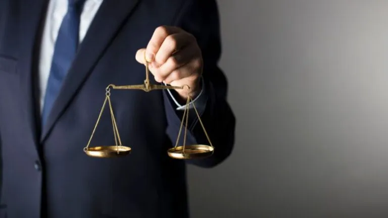 Zdjęcie Prawnik vs adwokat: kluczowe różnice w uprawnieniach