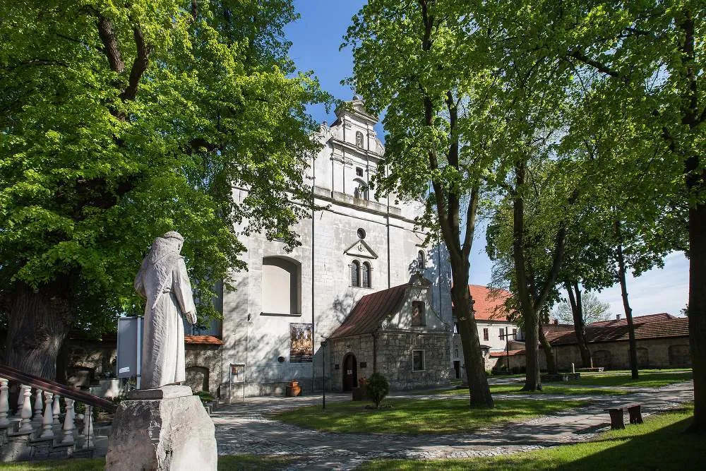 Zdjęcie Sanktuarium Mirowskie: Historia, cuda i znaczenie dla pielgrzymów
