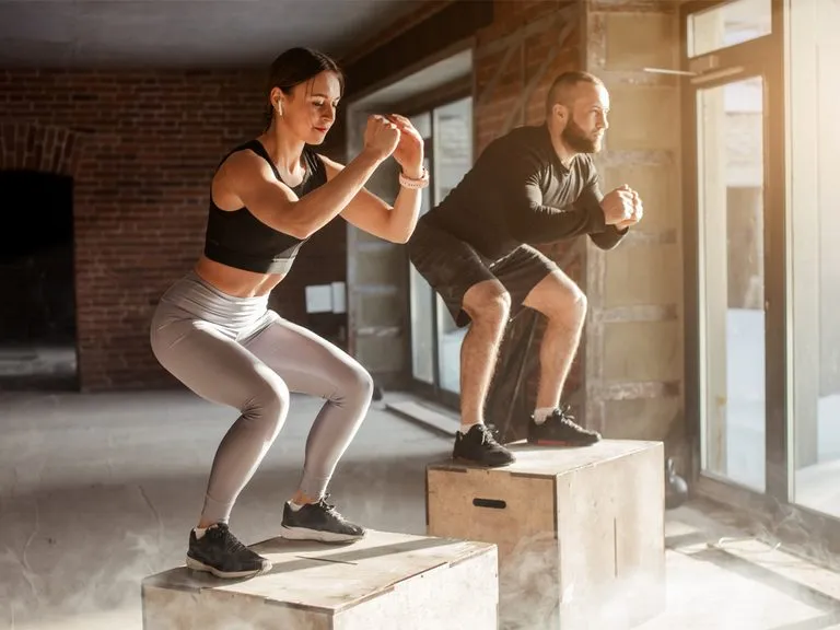 Zdjęcie Czy CrossFit odchudza? Sprawdź jego skuteczność w redukcji wagi