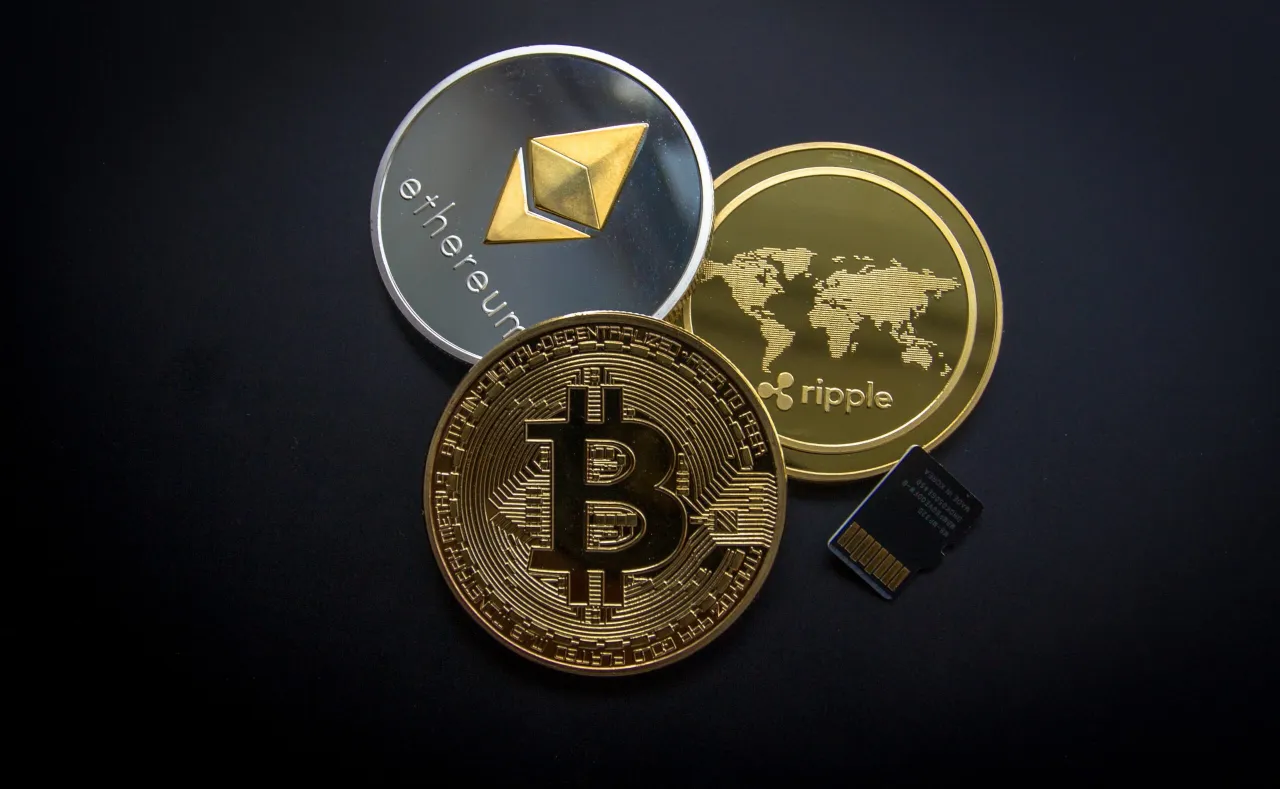 Zdjęcie Czy kryptowaluty podlegają ustawie o podatku VAT? Kluczowe zasady i wyrok TSUE