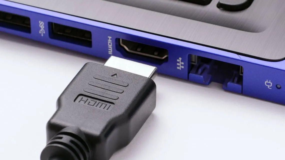 Zdjęcie Jak połączyć dwa laptopy kablem HDMI i uniknąć problemów z sygnałem