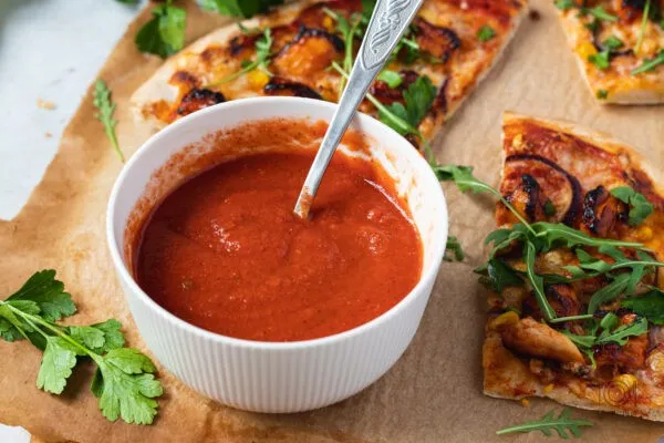 Zdjęcie Sos do pizzy jak z pizzerii – najlepszy przepis na idealny smak