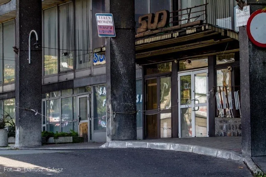 Zdjęcie Hotel Sudety Wałbrzych: tajemnice opuszczonego gmachu i eksploracja wnętrz