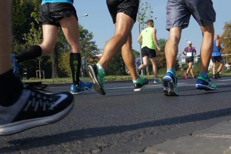 Zdjęcie Co ile dni można biegać na 10 km - sprawdzone porady dla każdego biegacza