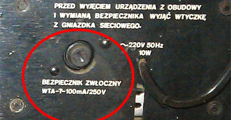 Zdjęcie Jak dobrać odpowiedni bezpiecznik do radia samochodowego i uniknąć błędów