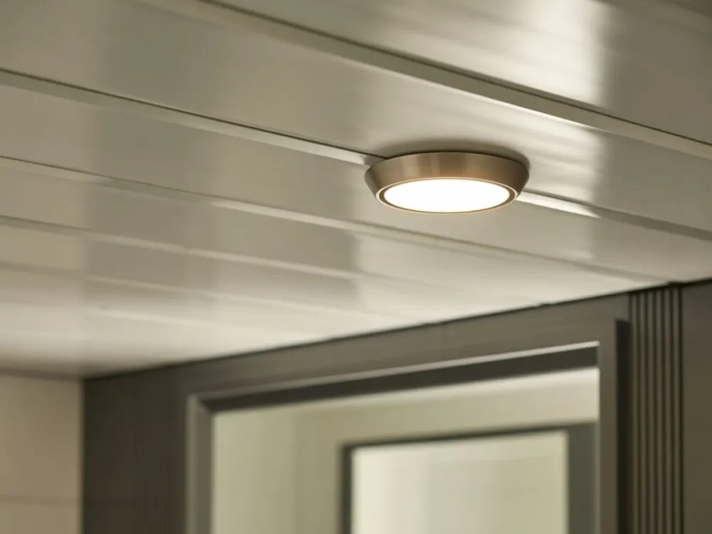 Zdjęcie Co na sufit do łazienki? Najlepsze opcje, które zachwycą każdego