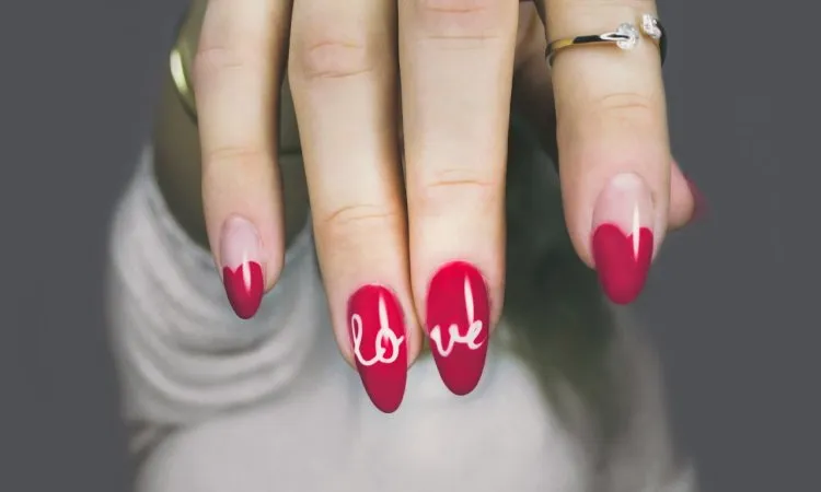 Zdjęcie Hybryda stylizacja paznokci: trendy, porady i techniki na piękne paznokcie