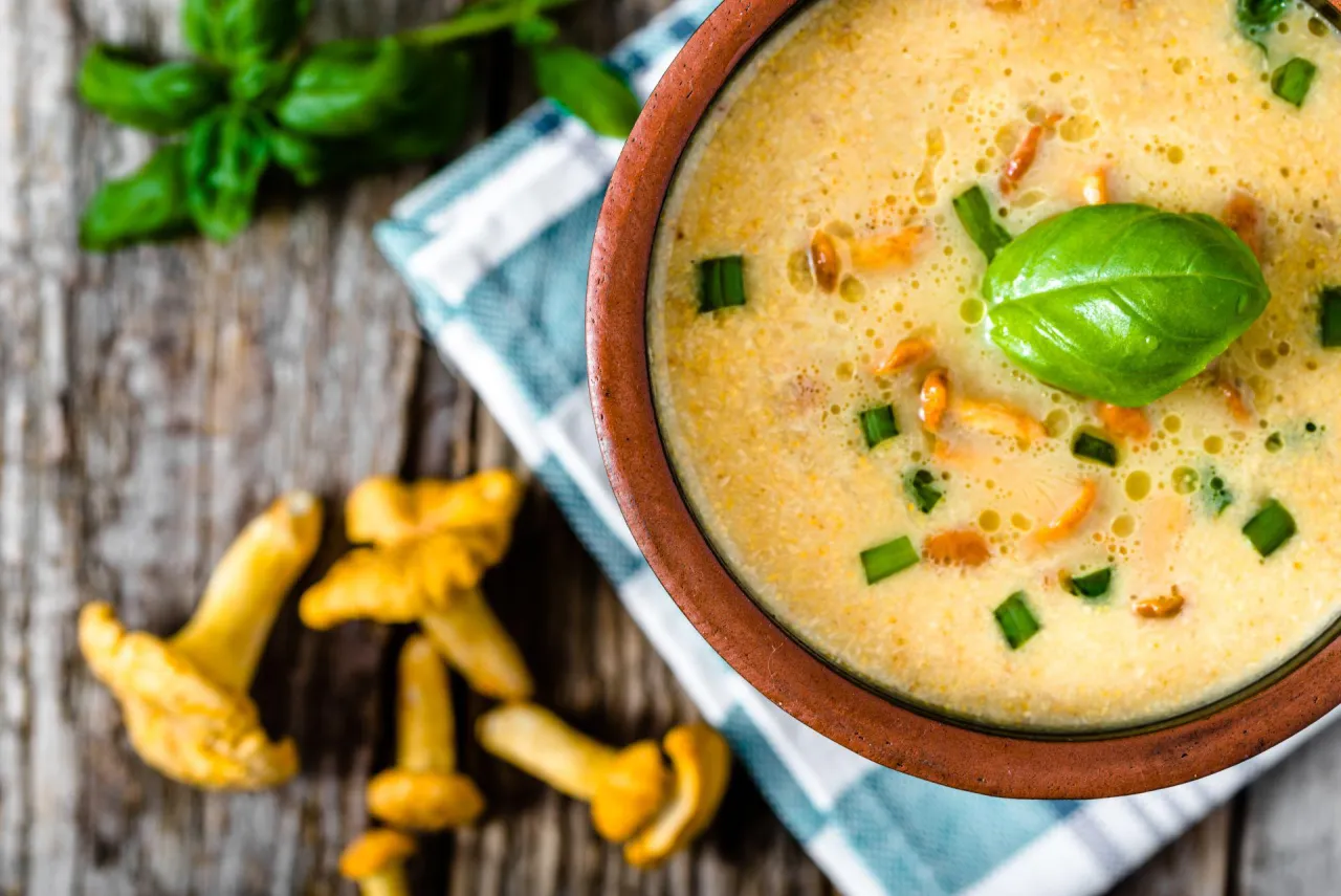 Zdjęcie Zupa z kurek jak u babci – przepis na smak dzieciństwa pełen aromatu