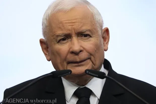 Zdjęcie Czy Jarosław Kaczyński pobiera emeryturę? Zaskakujące szczegóły!