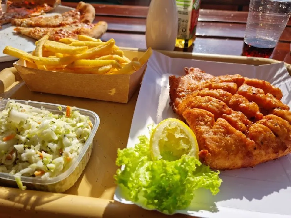 Zdjęcie Mrzeżyno gdzie zjeść - odkryj najlepsze restauracje i smażalnie