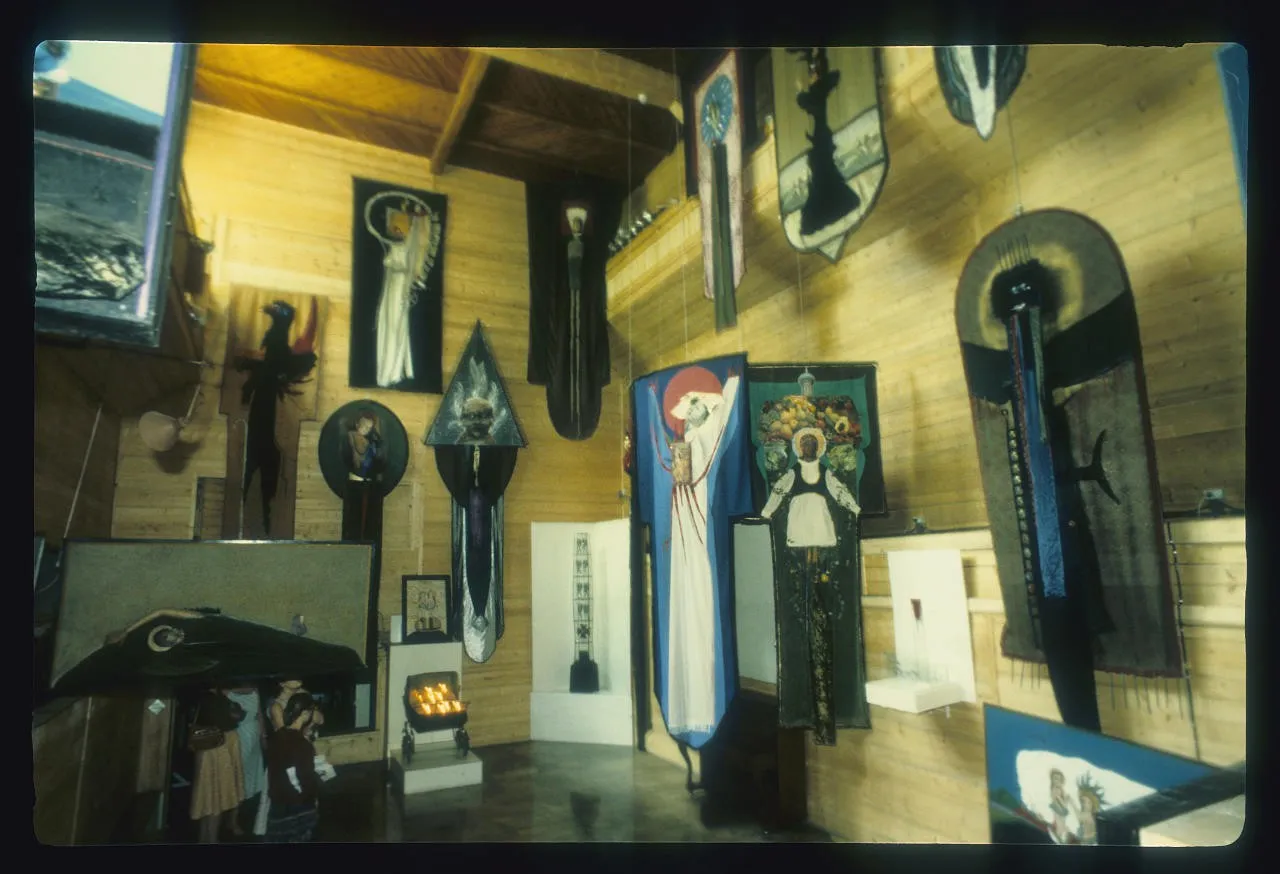 Zdjęcie Władysław Hasior rzeźby: tajemnice technik i niezwykłych dzieł