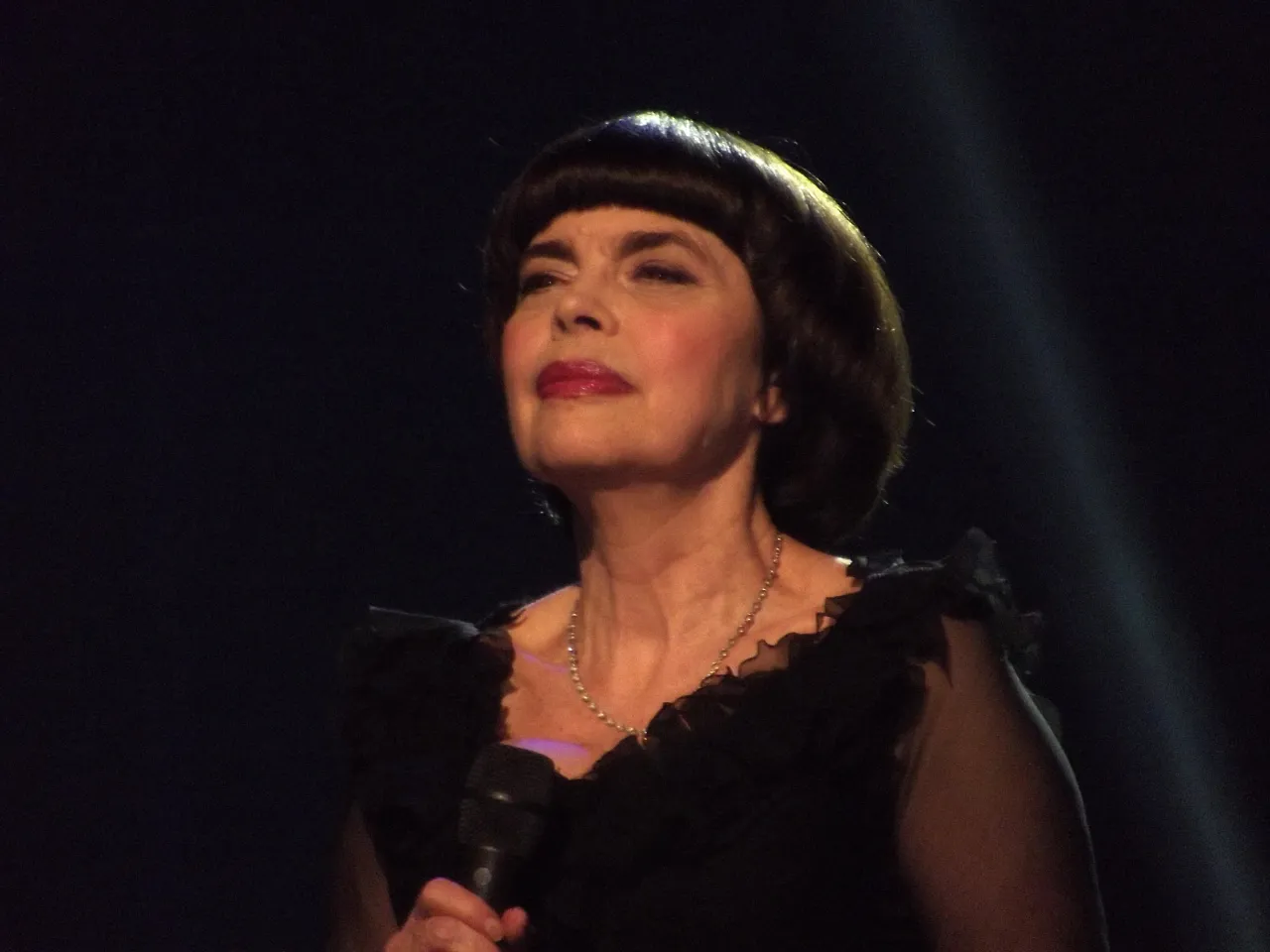 Zdjęcie Mireille Mathieu nie ma dzieci, ale ma bliską rodzinę, która ją wspiera