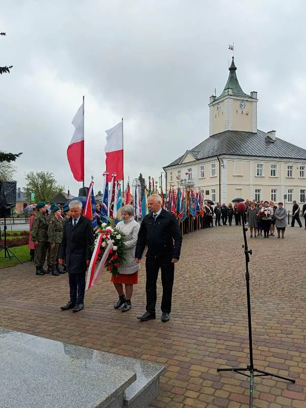 Zdjęcie Sanktuarium Matki Bożej Głogowskiej: Historia, Cuda i Uroczystości