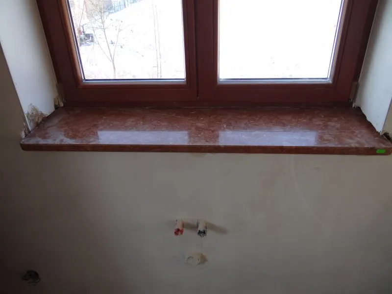 Zdjęcie Ile kosztuje montaż parapetów wewnętrznych: aktualne ceny i porównanie