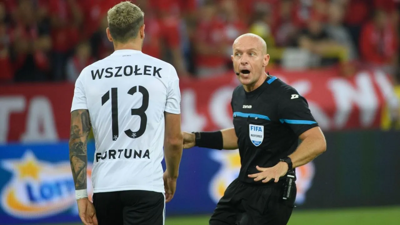 Zdjęcie Ile zarabia sędzia piłkarski? Zaskakujące różnice w wynagrodzeniach