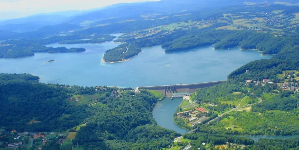 Zdjęcie Bieszczady jezioro solińskie - raj dla miłośników natury i rekreacji