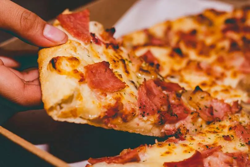 Zdjęcie Ile wyrasta ciasto na pizzę? Odkryj sekrety idealnego wyrastania