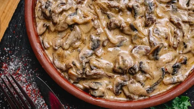 Zdjęcie Dlaczego Twój sos grzybowy nie smakuje jak w restauracji? Rady