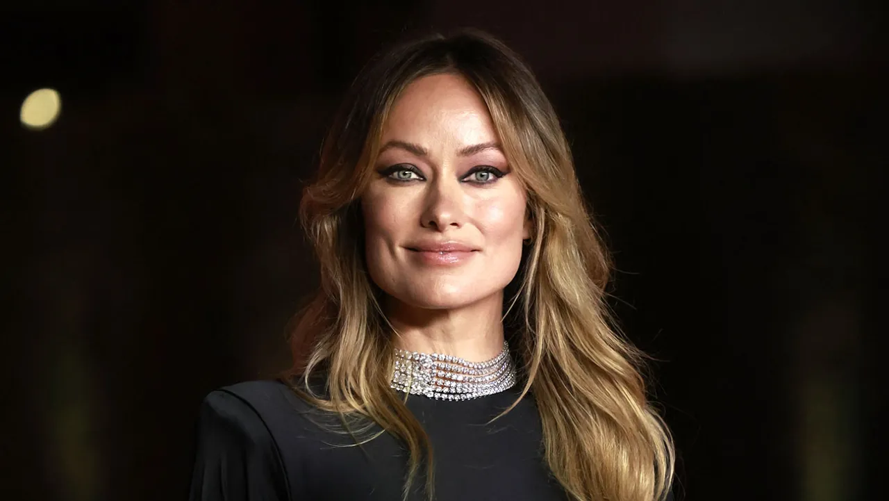 Zdjęcie Olivia wilde reżyseruje letni komedię świąteczną dla universal