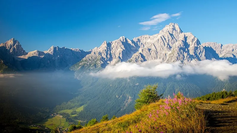 Zdjęcie Gdzie leżą Dolomity? Odkryj ich tajemnice i lokalizację w Włoszech
