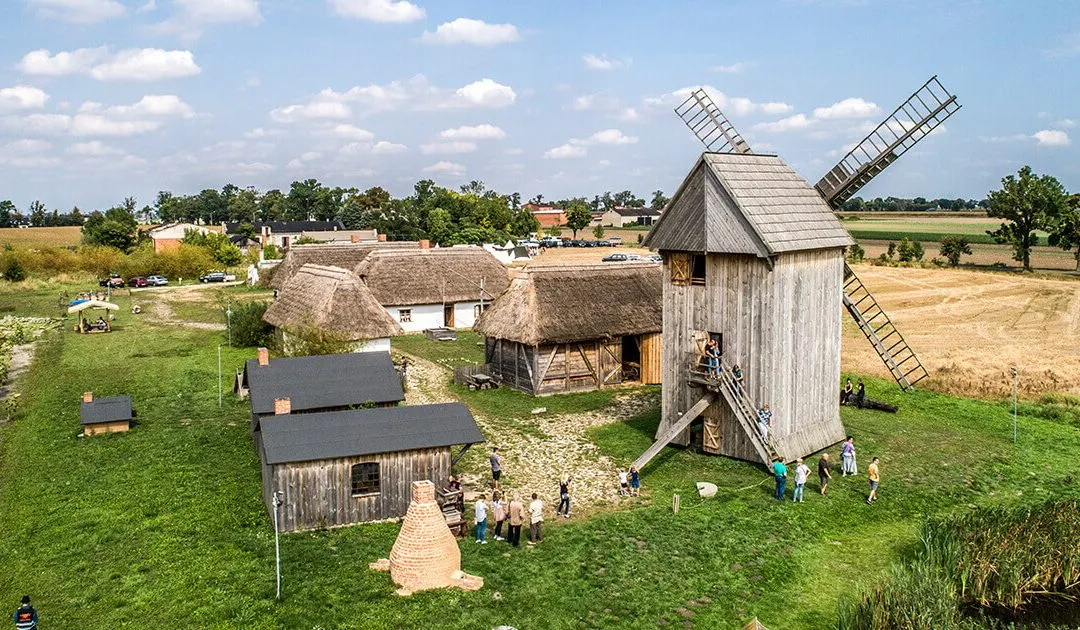 Zdjęcie Skansen łęczycka zagroda chłopska – odkryj fascynującą historię i atrakcje