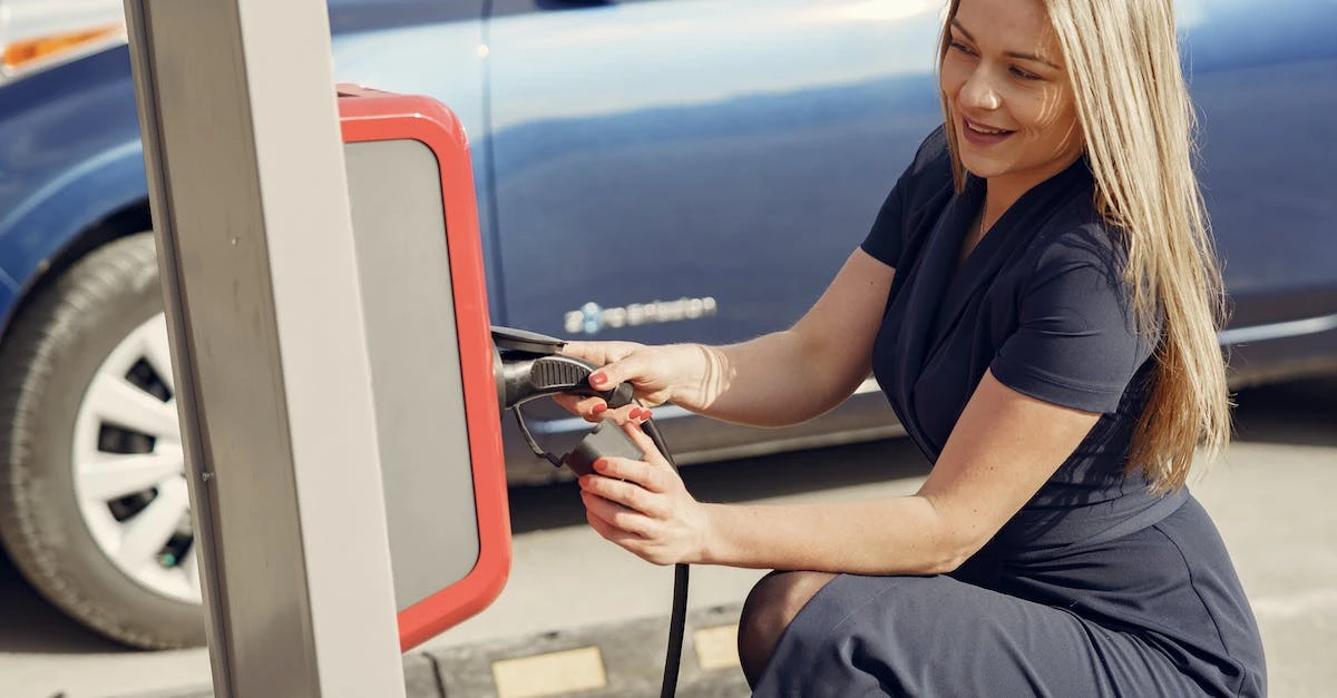 Prąd na Kartę - Cennik i Lokalizacje Punktów Ładowania Samochodów Elektrycznych