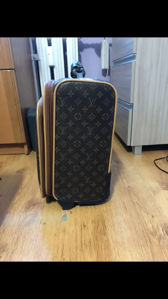 Zdjęcie Ile kosztuje walizka Louis Vuitton? Ceny, modele i porady zakupowe