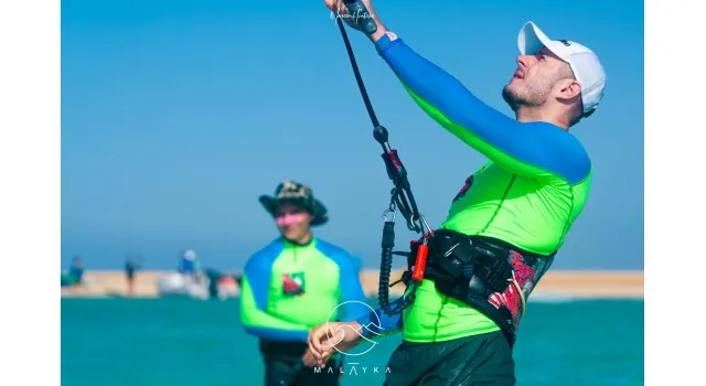 Zdjęcie Kitesurfing czy trudny? Poznaj prawdę o nauce i wyzwaniach
