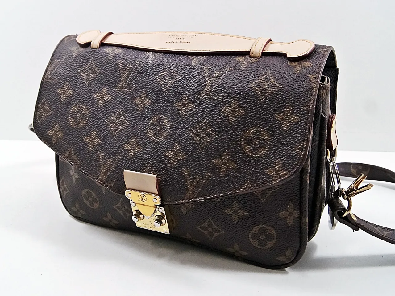 Zdjęcie Ile kosztuje torebka Louis Vuitton? Ceny i modele, które zaskakują
