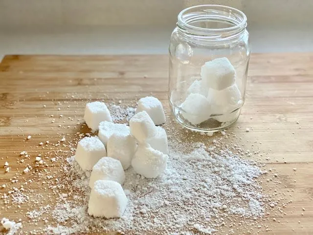 Zdjęcie Proste i tanie tabletki do zmywarki DIY – ekologiczne rozwiązanie w domu