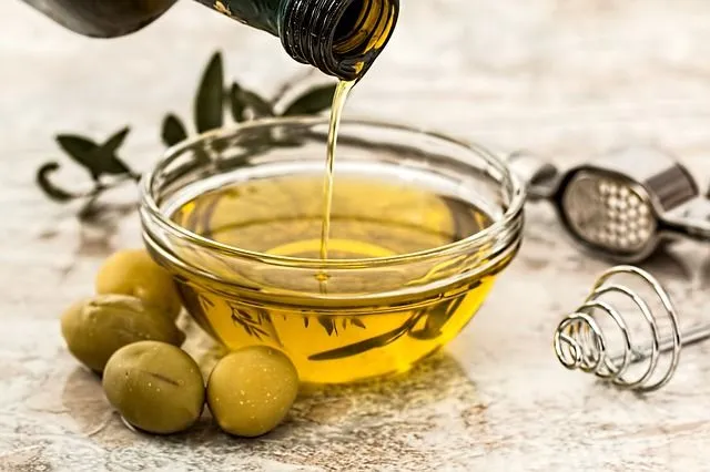 Zdjęcie Czy oliwa z oliwek podnosi cholesterol? Odkryj prawdę o zdrowiu serca